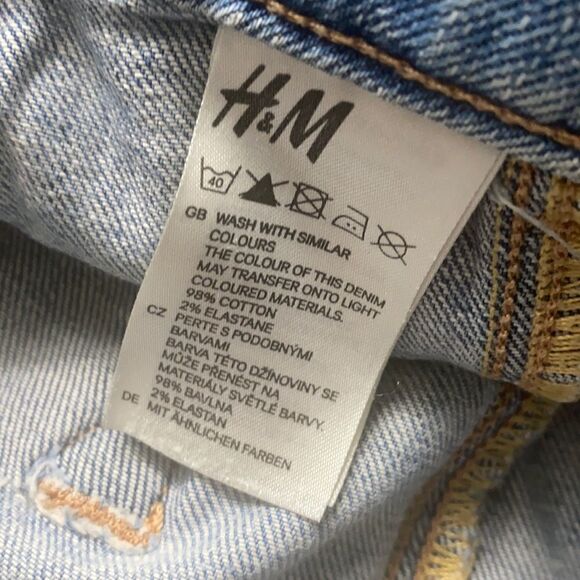 H&M SZ 6 semi-distressed high waisted denim shorts - Picture 3 of 3